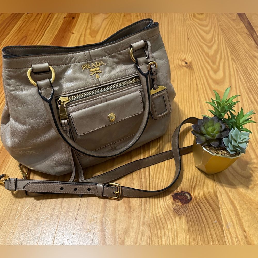 Authentic Prada Sacca 2 Manici Vitello Shine Handbag Color: Cammeo w/ Gold